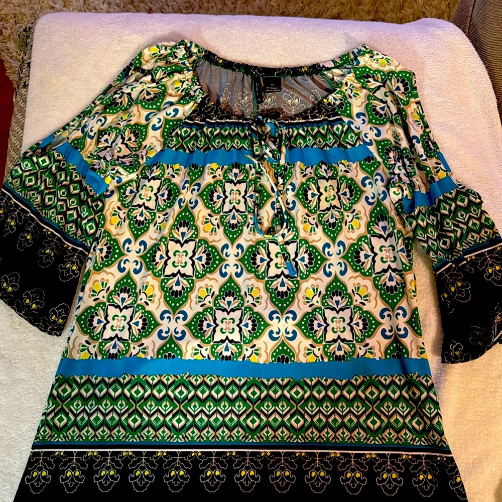 Women blouse in good condition multiple colors